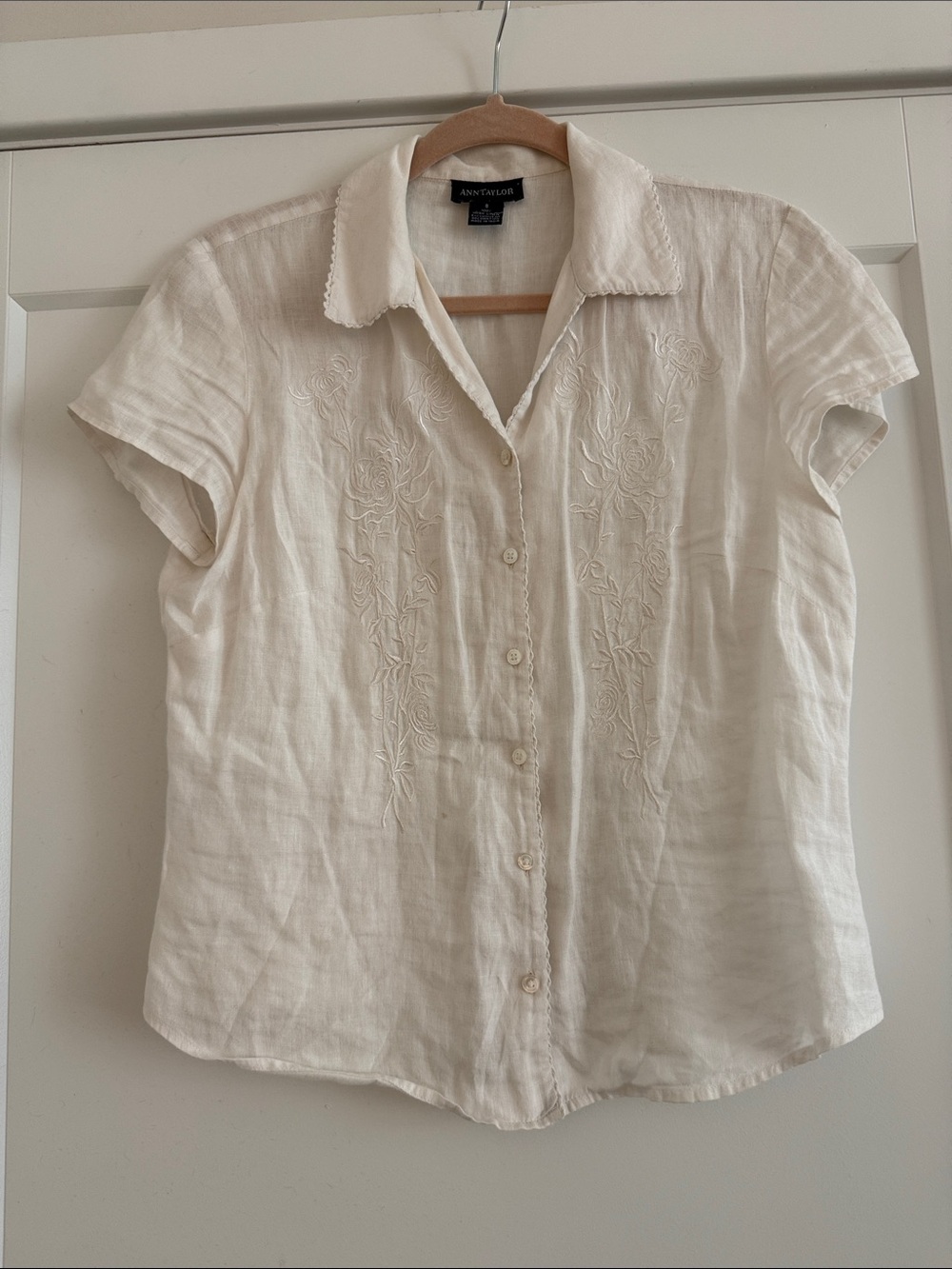 Ann Taylor Cream Short-Sleeve 100% linen Embroidered Button-Down Shirt